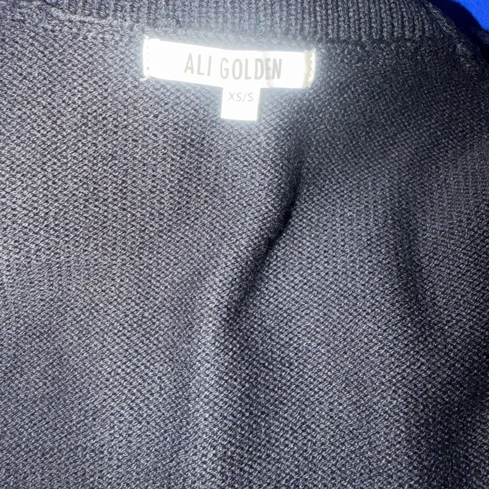 Ali Golden Relaxed Black Turtleneck Sweater - Picture 12 of 12